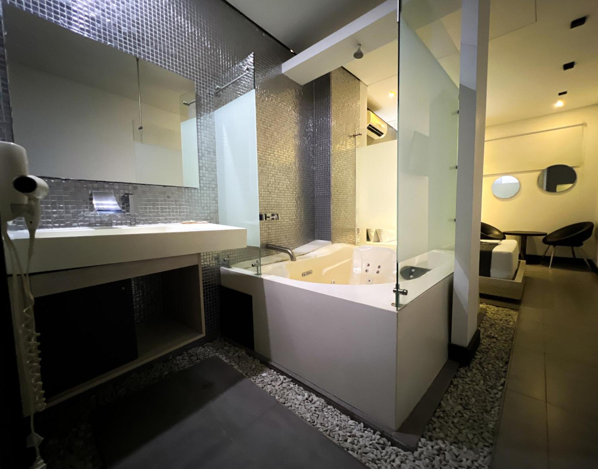 Hotel 47 Center